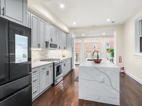 327 E Capitol St SE, Washington, DC