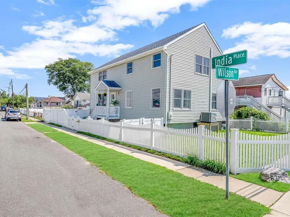 62 Wilson Avenue, Amity Harbor, NY 11701