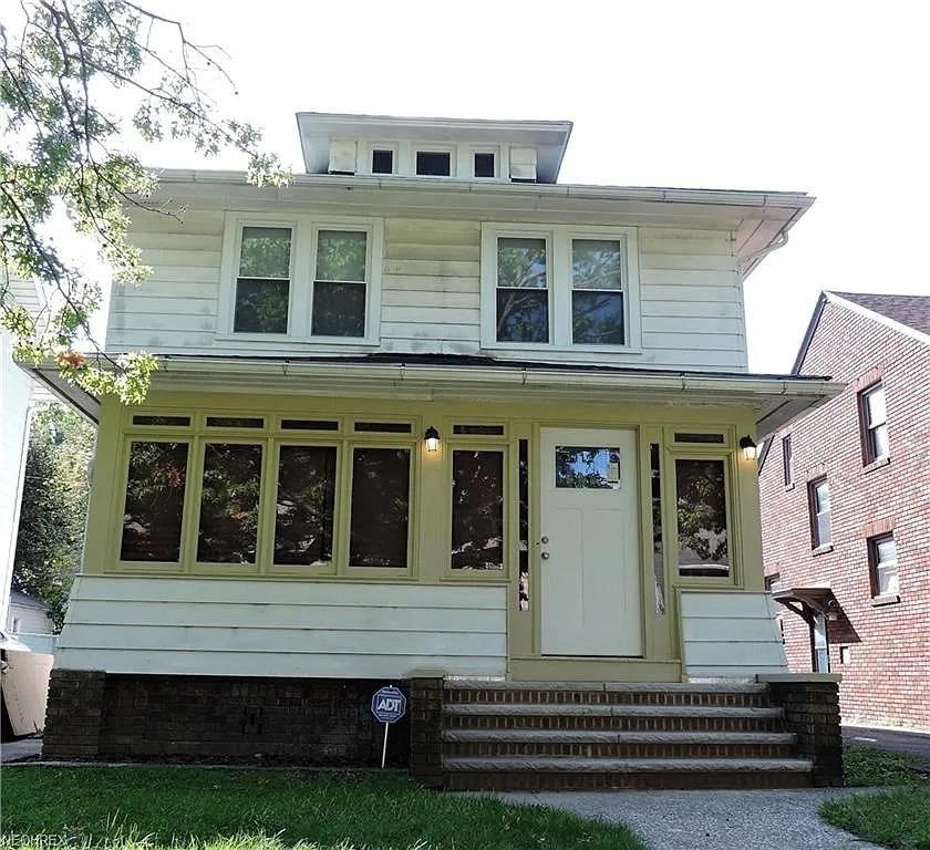 3418 W 131st St photo 1