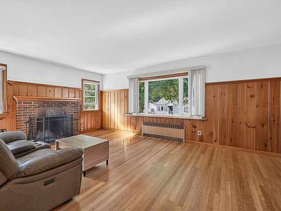 5th image of 539 Summer Pl
