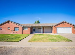 402 NW 6th St, Tulia, TX 79088
