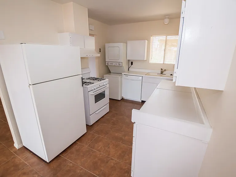 4409 Plaza Vis #B — Photo 9