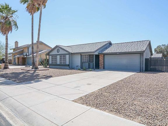 3rd image of 8127 W Larkspur Dr