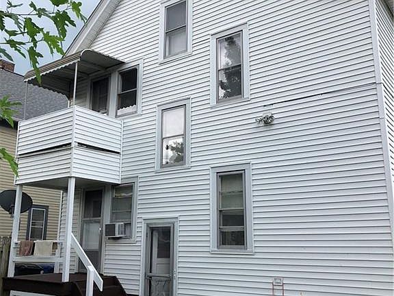 2nd image of 1427 Wyandotte Ave