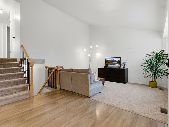 4th image of 1206 E Moss Cir