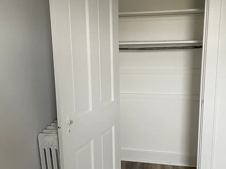 720 Warren St #8 — Photo 8