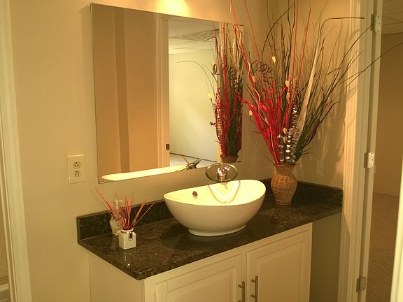 2nd bath  terrace level