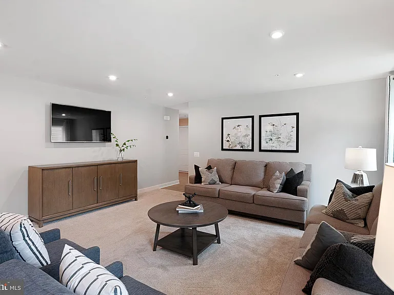 4771 Naples Ave — Photo 5