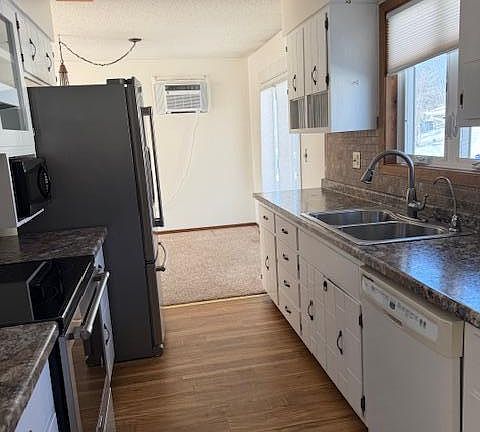 2nd image of 202 W Main St
