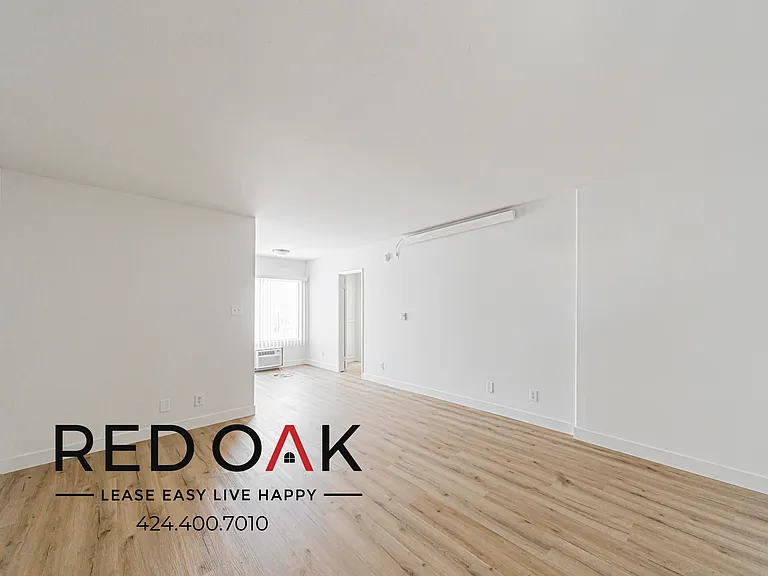 8720 Owensmouth Ave #9 — Photo 5
