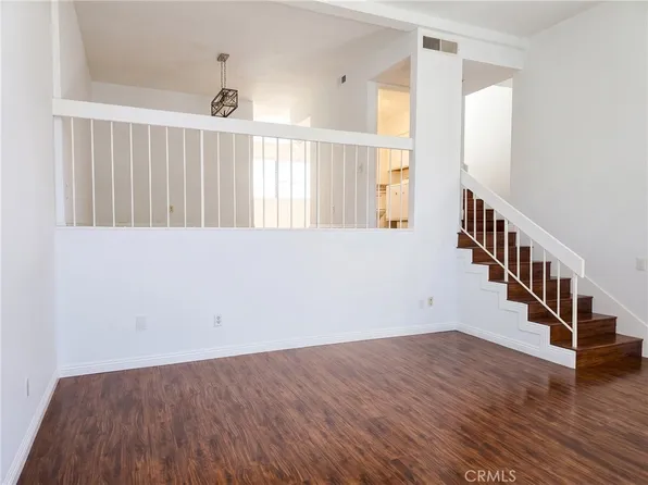 6121 Shoup Ave Unit 10, Woodland Hills, CA 91367