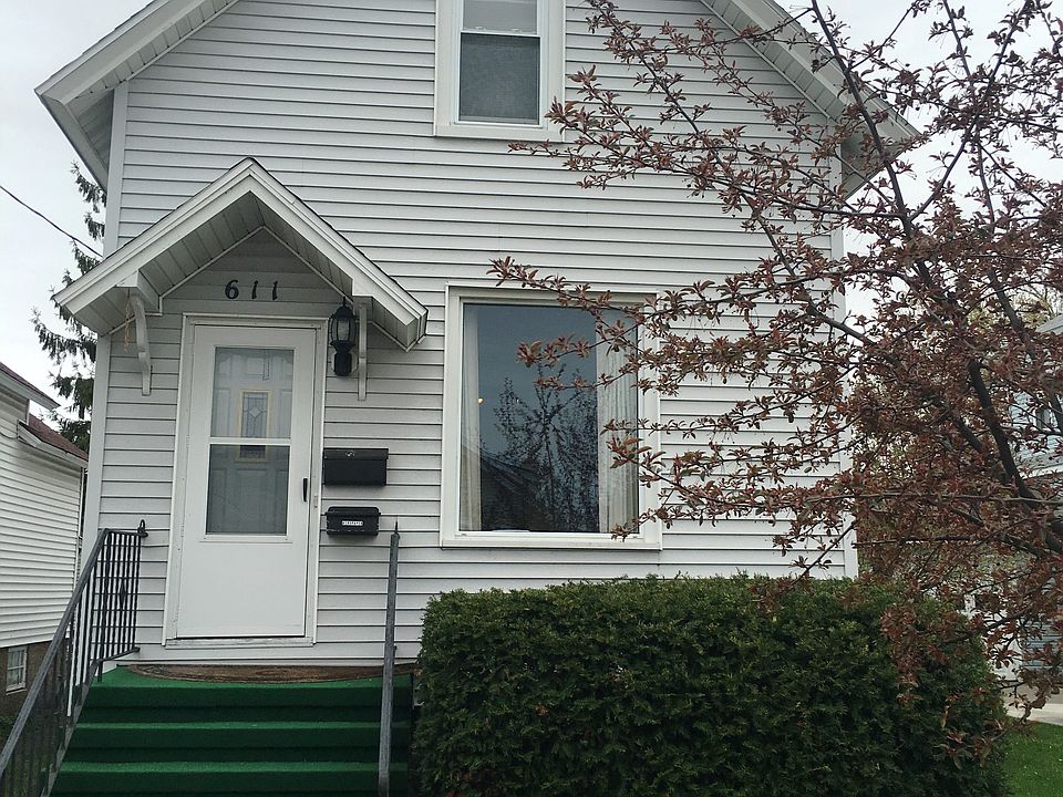 1st image of 611 12th Ave