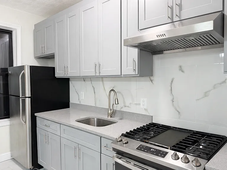 22 Chestnut St #1 — Photo 13