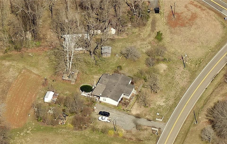 1st image of 8403 Running Creek Rd