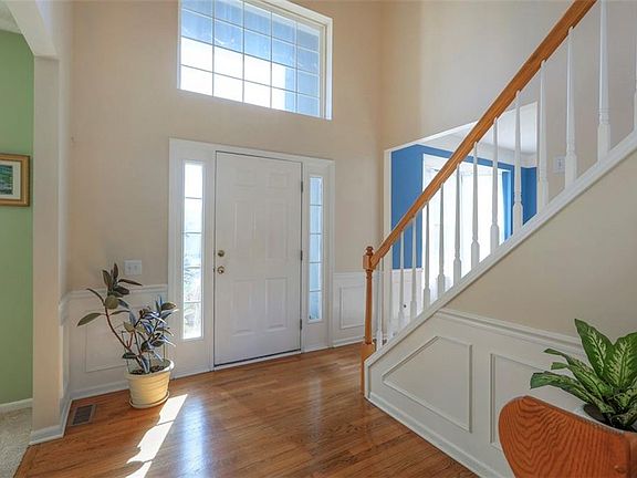 4th image of 900 NE 93rd Ct