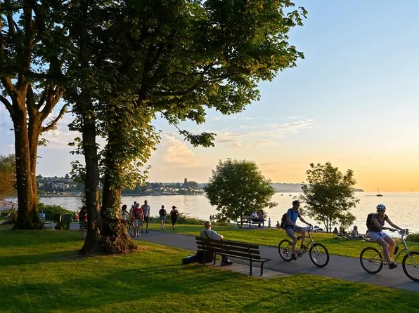 2400 Hudson Terrace image 25 of 31