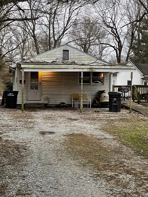 1st image of 909B W Sycamore St