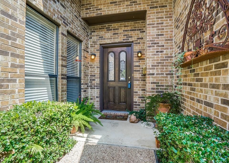 1st image of 4207 Clear Lake Cir