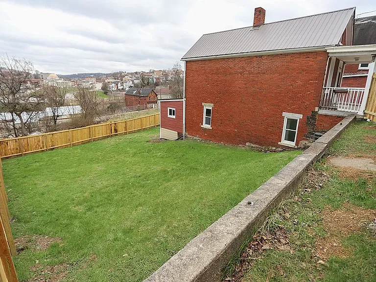305 Chestnut St — Photo 20