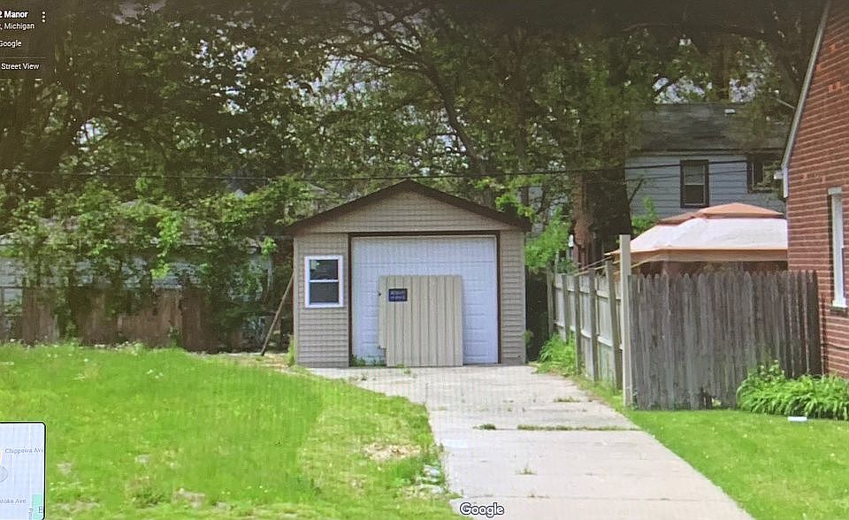 2nd image of 19985 Manor St