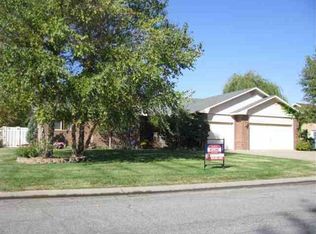 2705 Dickens Dr, Hutchinson, KS 67502