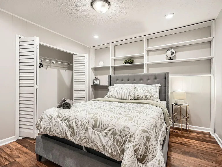 1040 Terramont Dr — Photo 21