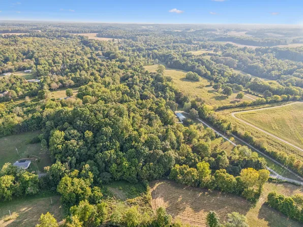 3294 Burr Rd, Springfield, TN 37172