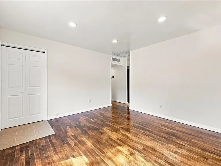 15432 Orchard St — Photo 9