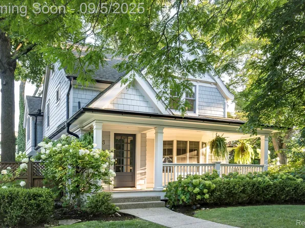 916 Madison St, Birmingham, MI 48009