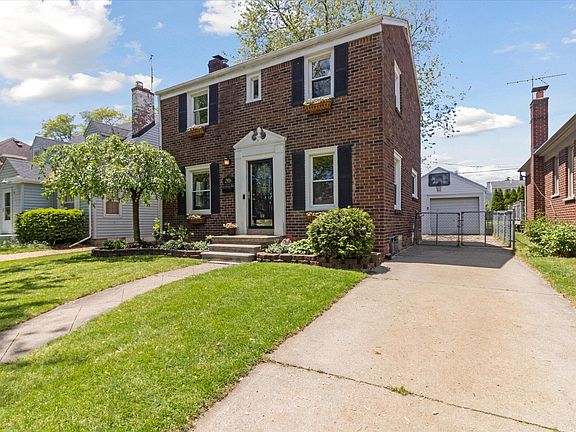 2nd image of 2956 Parkwood St