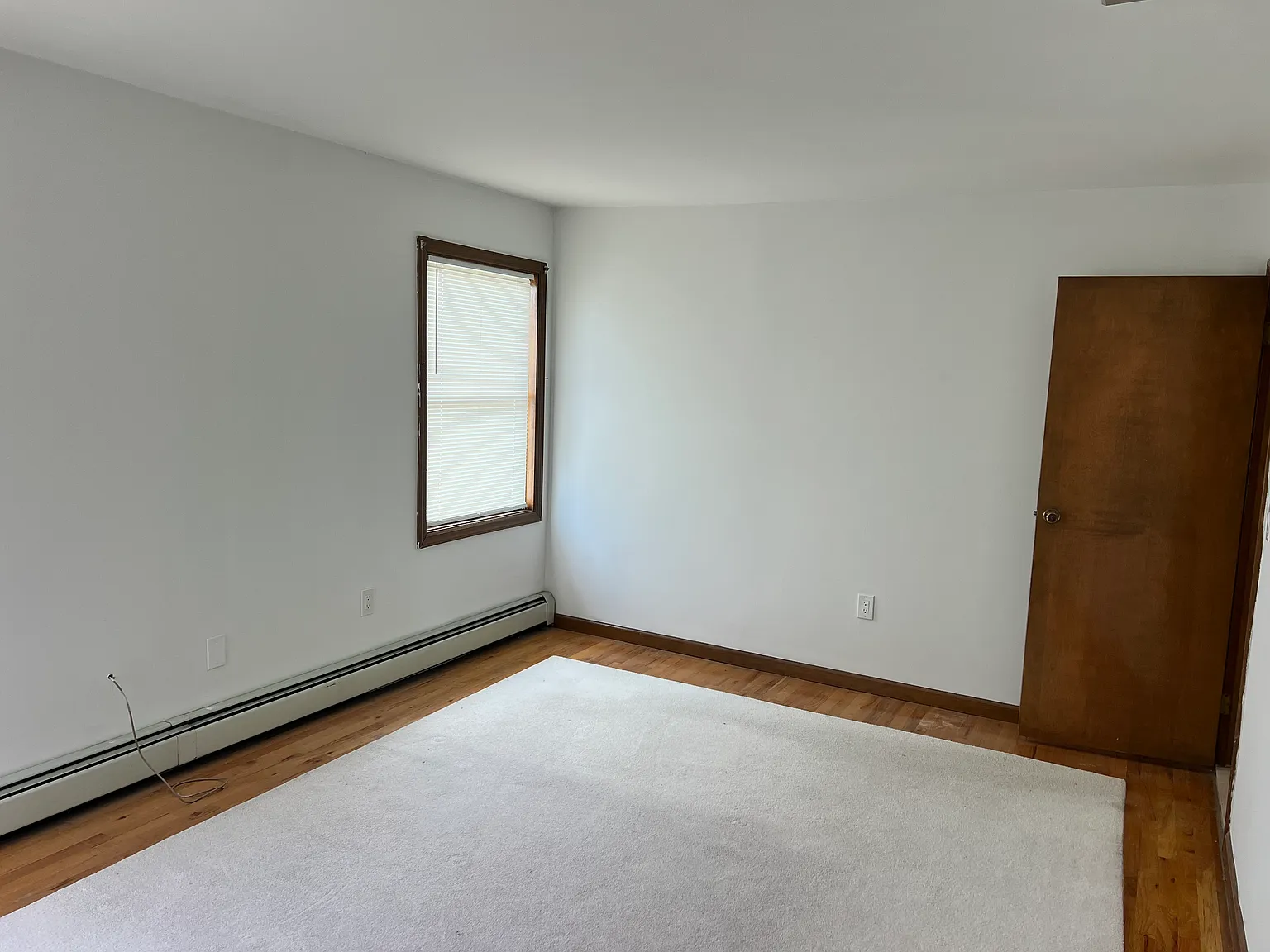 2 bed, 1000 sqft, $2,300 — Photo 3