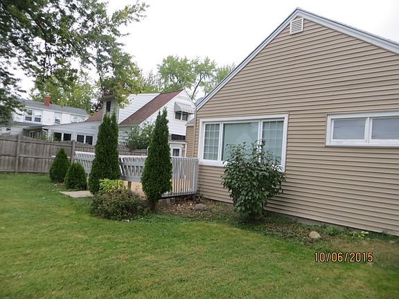 3rd image of 172 Kenview Blvd