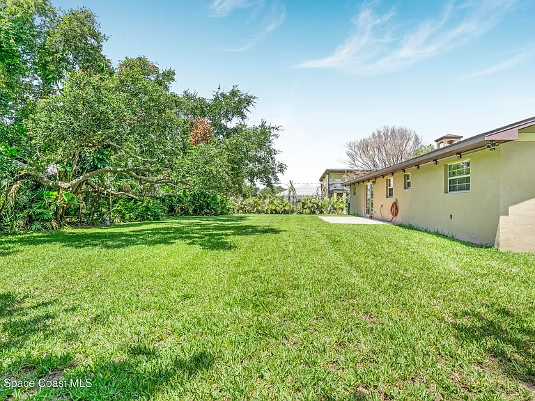 317 Surf Dr — Photo 8