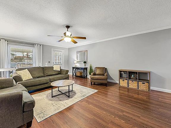 2nd image of 1501 Ploma Dr
