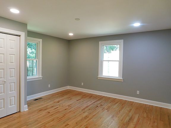 5th image of 679 Sannoner Ave