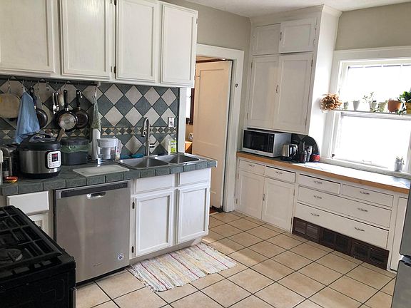 3rd image of 3543 Harriet Ave Unit 3