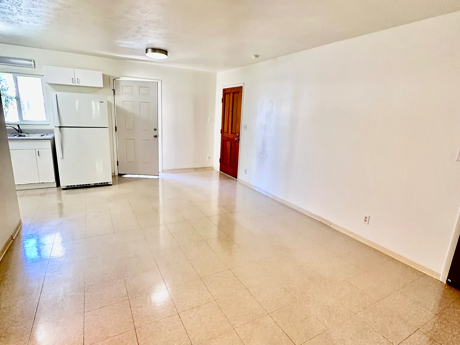 2 bed, 570 sqft, $1,700 — Photo 4