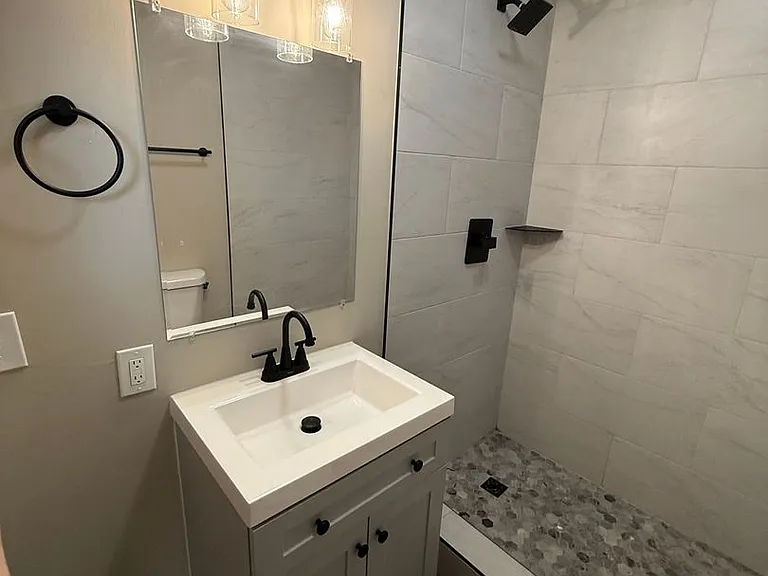 287 E Eastland St — Photo 27