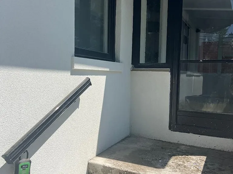 61 Gladys Rd — Photo 13