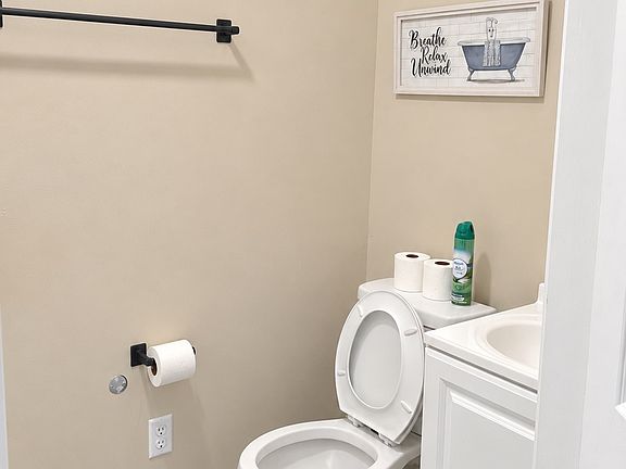 4th image of 322 Pio Nono Ave #2