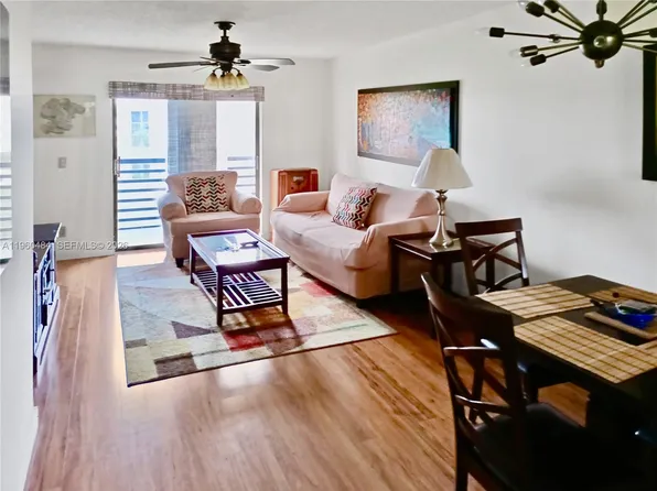 10402 Sunrise Lakes Blvd APT 201, Sunrise, FL 33322