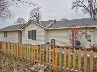 380 SE 10th St, Dundee, OR 97115