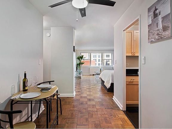 3rd image of 201 E 66th St APT 10D