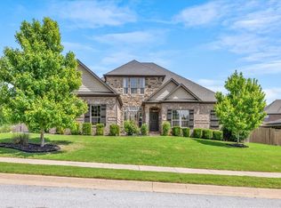 110 Brookshire Ln, Centerton, AR 72719