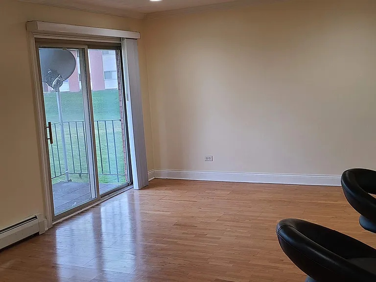 693 E Fullerton Ave #208 — Photo 12