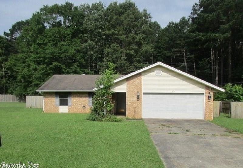 1st image of 903 Jones Dr