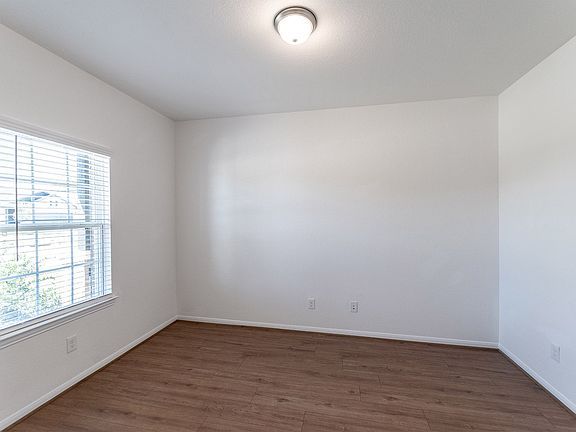 2nd image of 423 Hazy Meadows Dr