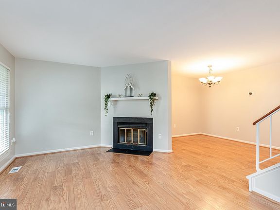 3rd image of 5833 Waterdale Ct