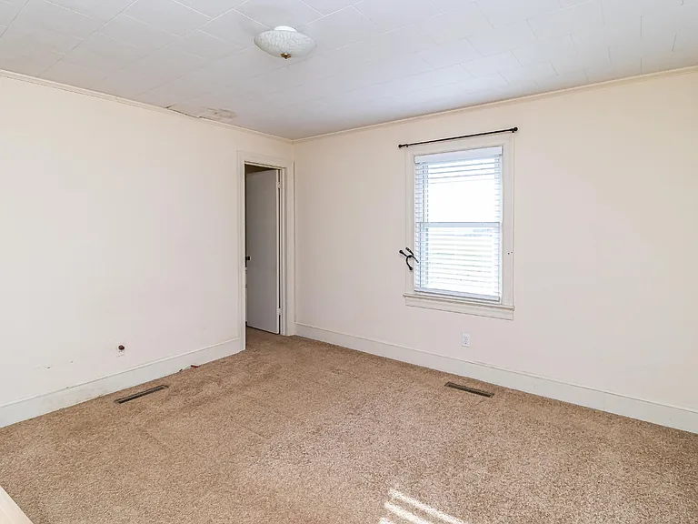 1296 Country Club Rd — Photo 13