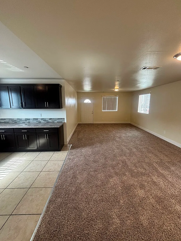 5 bed, 1702 sqft, $4,200 — Photo 4